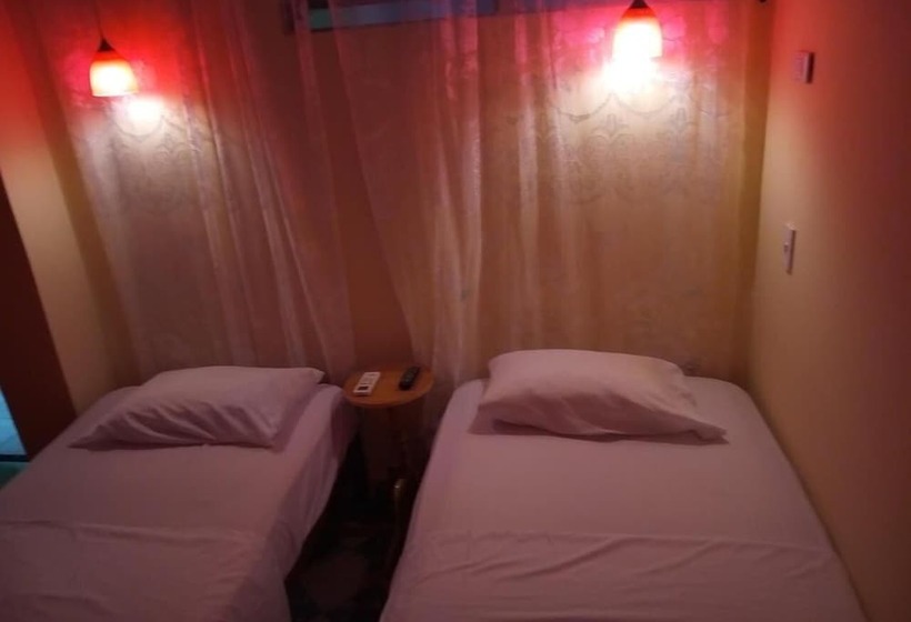 Hostal Manzzanares Hostel