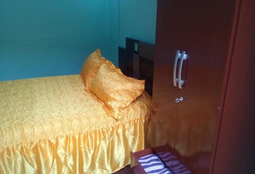 Hostal Manzzanares Hostel