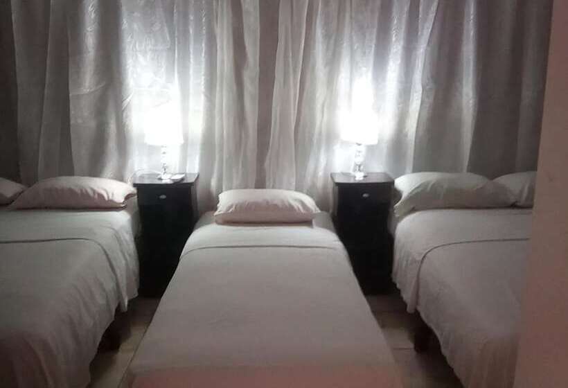 Hostal Manzzanares Hostel