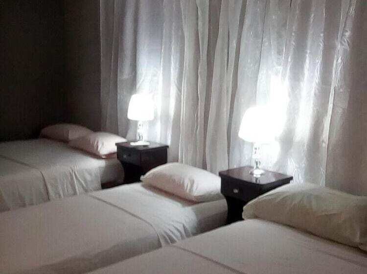 Hostal Manzzanares Hostel