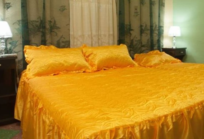 Hostal Manzzanares Hostel