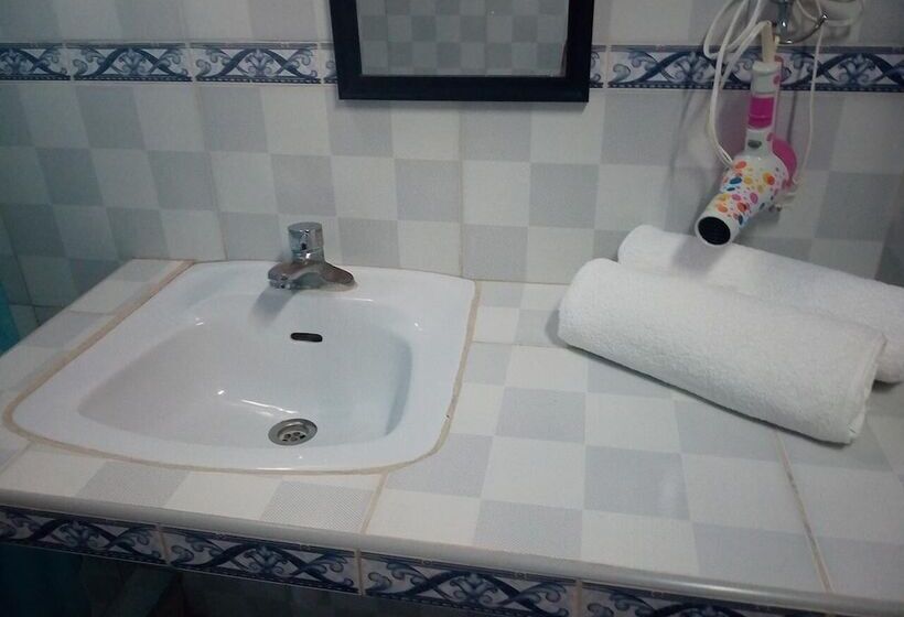 Hostal Manzzanares Hostel