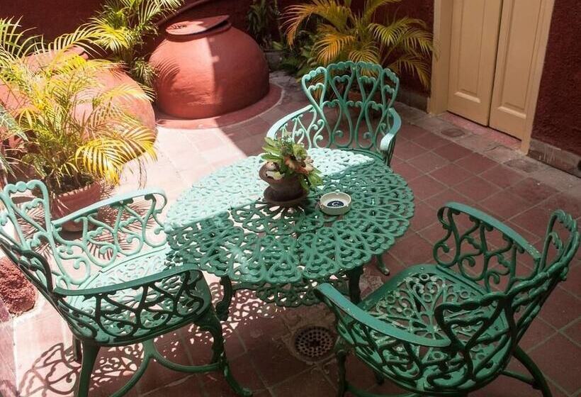 Hostal Manzzanares Hostel