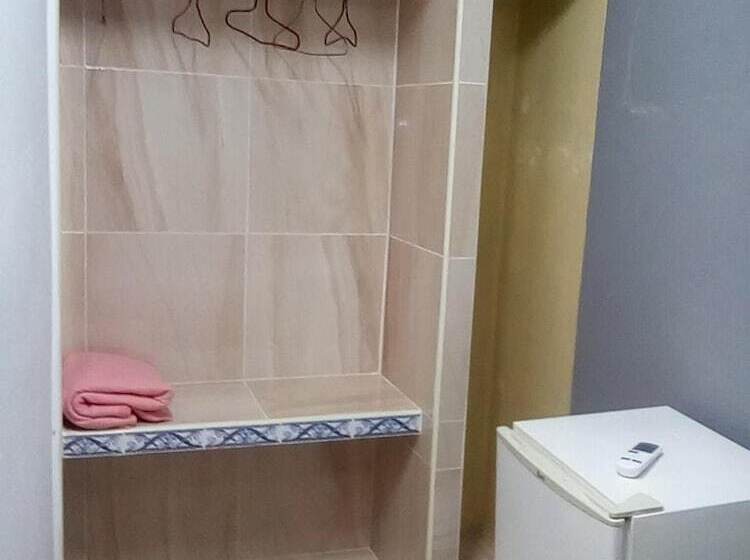 Hostal Manzzanares Hostel