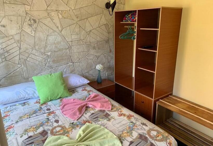 تختخواب و صبحانه Hostal Los Torralbo