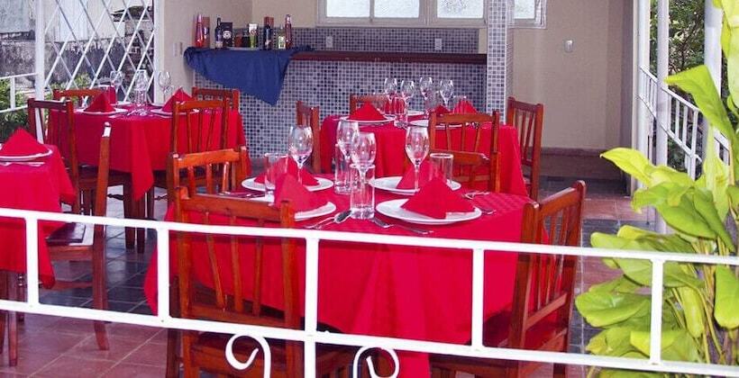 تختخواب و صبحانه Hostal Los Torralbo