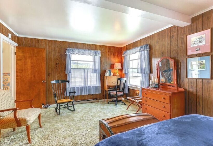 Canandaigua Lakefront Gem W/ Dock & Boat Slip