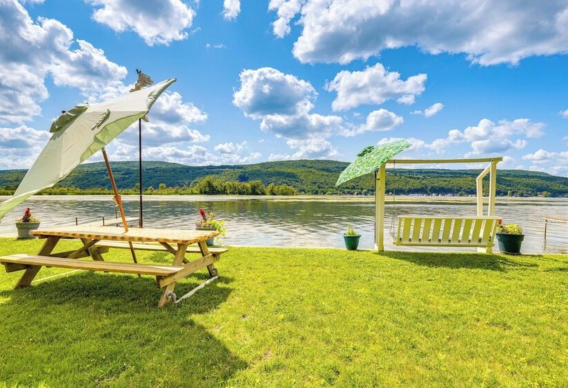 Canandaigua Lakefront Gem W/ Dock & Boat Slip