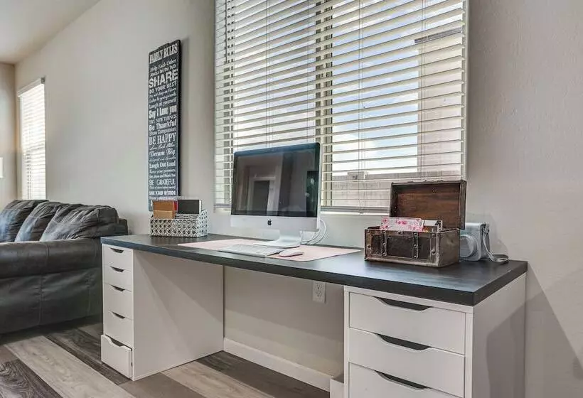 Cozy Buckeye Home W/ Patio & Fire Pit!