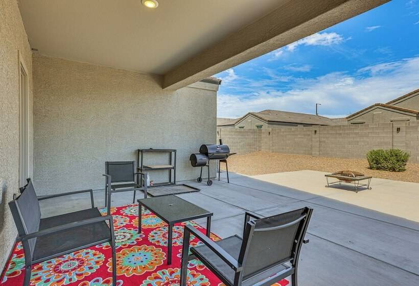 Cozy Buckeye Home W/ Patio & Fire Pit!