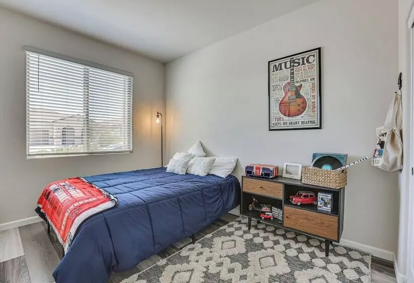 Cozy Buckeye Home W/ Patio & Fire Pit!