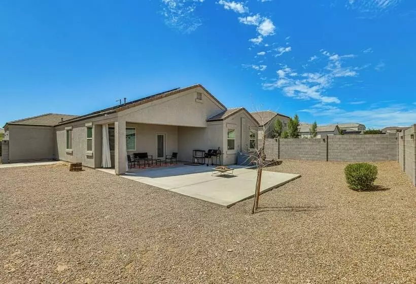 Cozy Buckeye Home W/ Patio & Fire Pit!