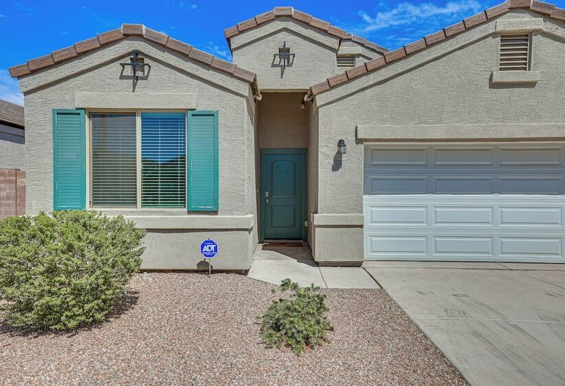 Cozy Buckeye Home W/ Patio & Fire Pit!