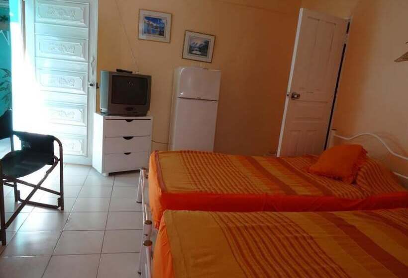 هتل Casa Jorge Y Alicia