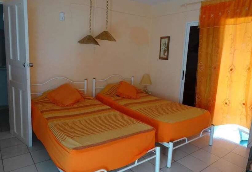 هتل Casa Jorge Y Alicia