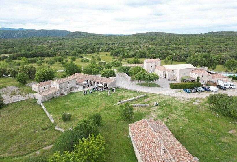 Отель Mas De Baumes   Ferrières