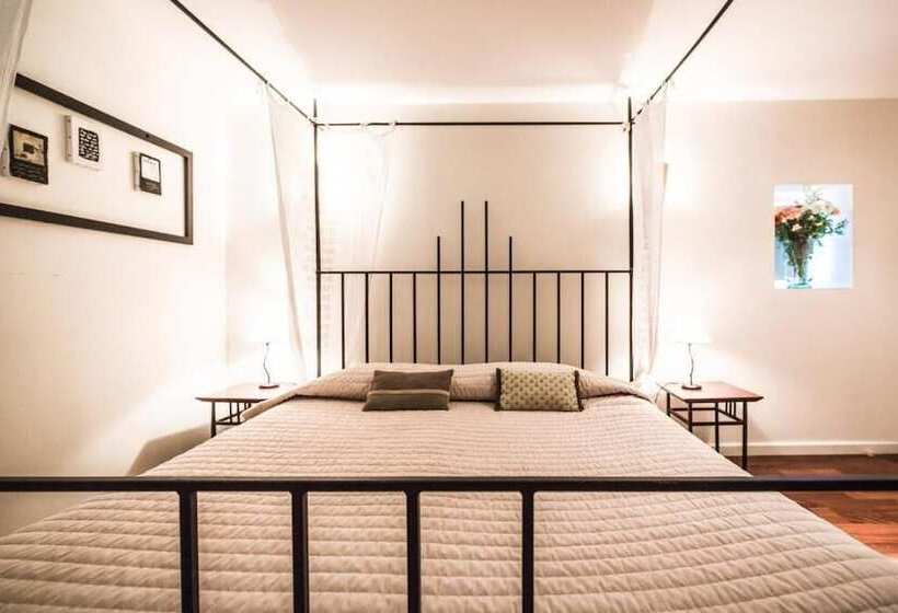 Отель Mas De Baumes   Ferrières