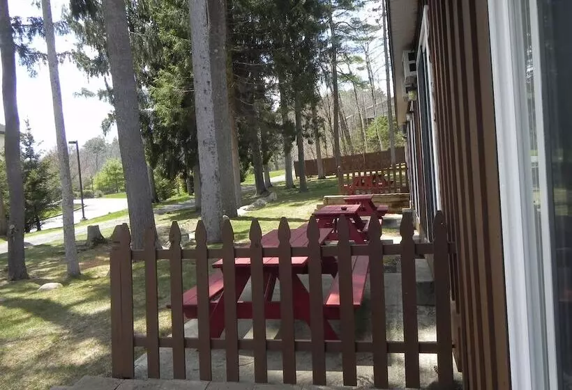 Mohican Resort Motel