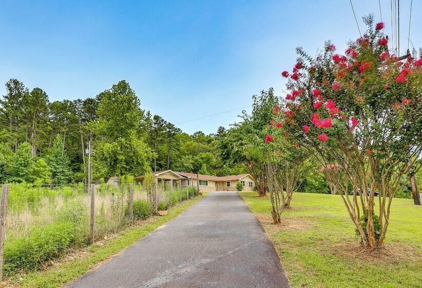Mt Ida Home W/ Patio: 11 Mi To Lake Ouachita!