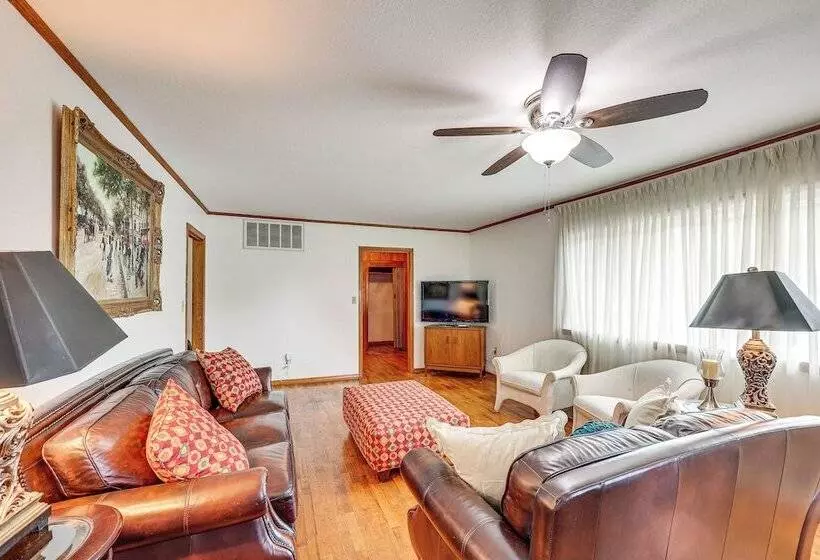 Mt Ida Home W/ Patio: 11 Mi To Lake Ouachita!