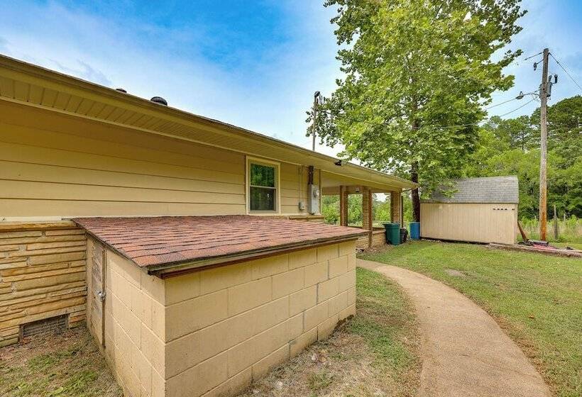 Mt Ida Home W/ Patio: 11 Mi To Lake Ouachita!
