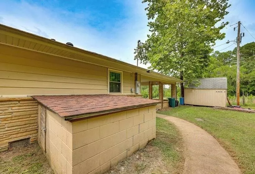 Mt Ida Home W/ Patio: 11 Mi To Lake Ouachita!