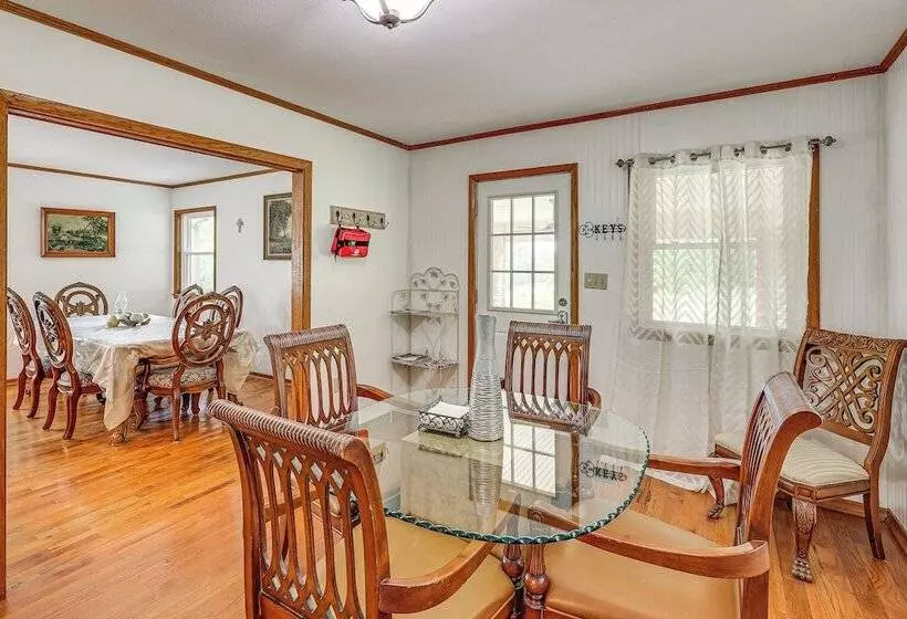 Mt Ida Home W/ Patio: 11 Mi To Lake Ouachita!