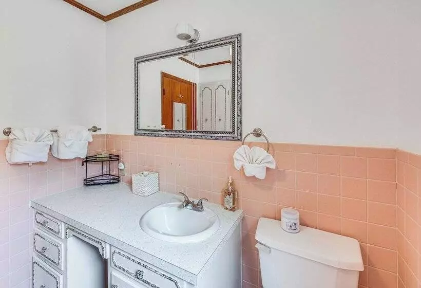 Mt Ida Home W/ Patio: 11 Mi To Lake Ouachita!