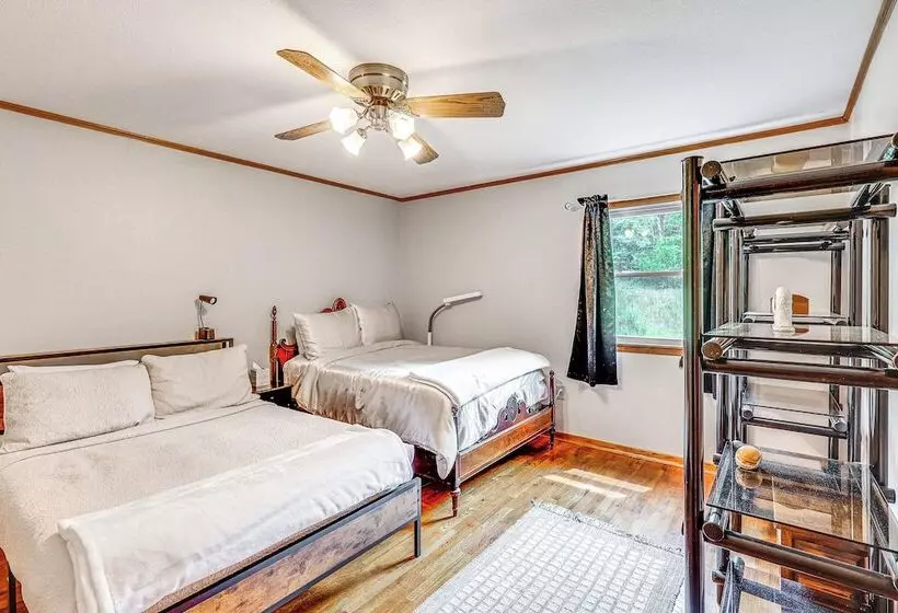 Mt Ida Home W/ Patio: 11 Mi To Lake Ouachita!