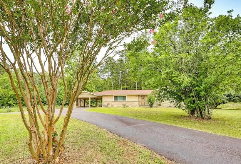 Mt Ida Home W/ Patio: 11 Mi To Lake Ouachita!