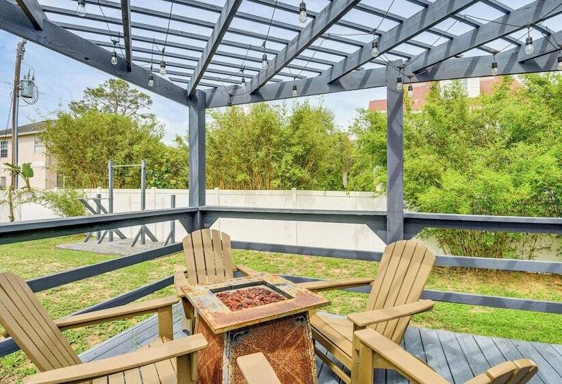 Close To Beaches: Palm Coast Home W/ Deck!