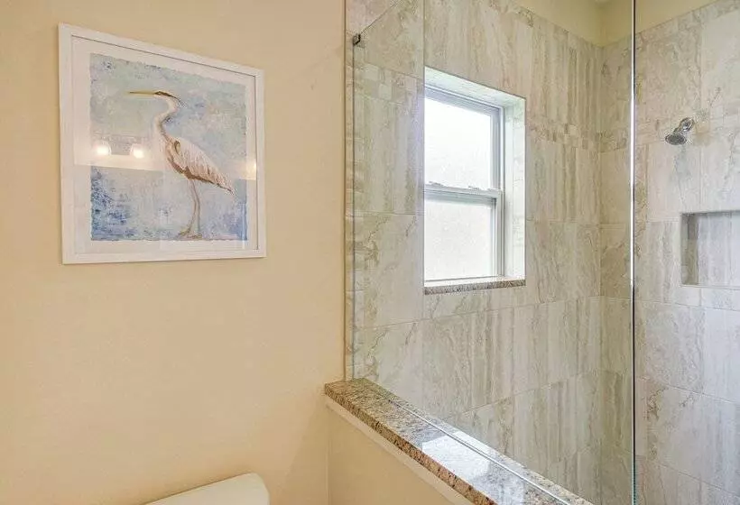 Close To Beaches: Palm Coast Home W/ Deck!