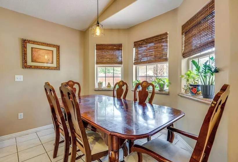 Spacious Mesquite Home ~ 3 Mi To Golf Courses!