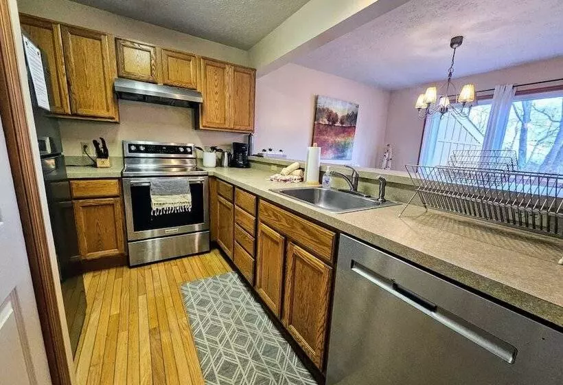 Summit Serenity By Avantstay Central Location W/ Mountain Views & Deck