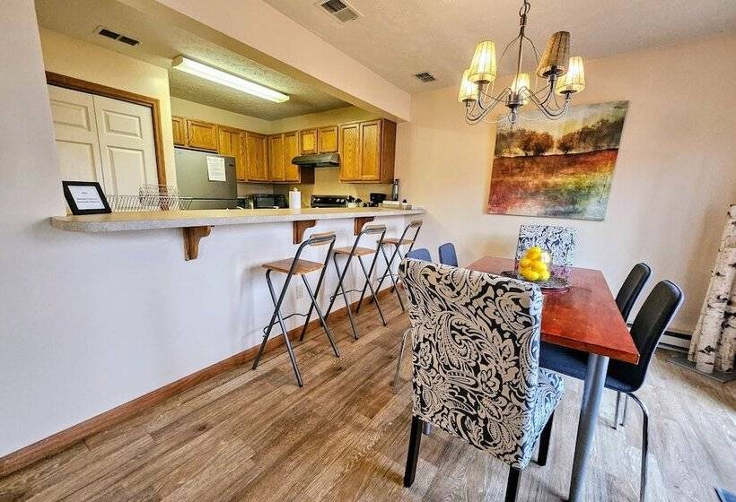 Summit Serenity By Avantstay Central Location W/ Mountain Views & Deck