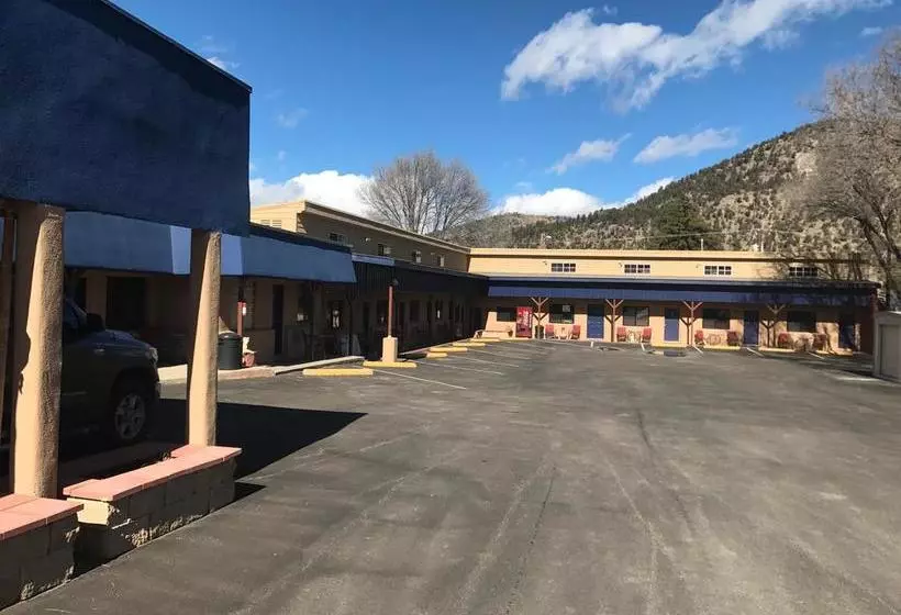 Apache Motel