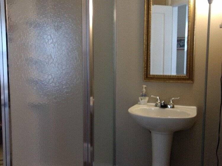 Bed and Breakfast Carraway Guest House