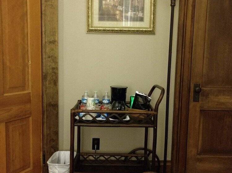 Bed and Breakfast Carraway Guest House