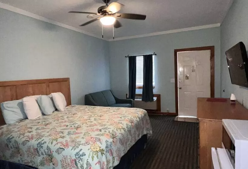 Pelican Bay Resort