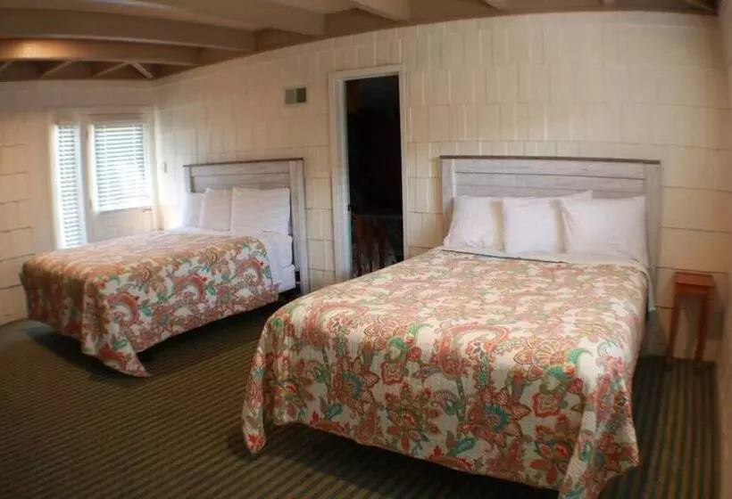 Pelican Bay Resort