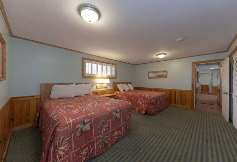 Pelican Bay Resort