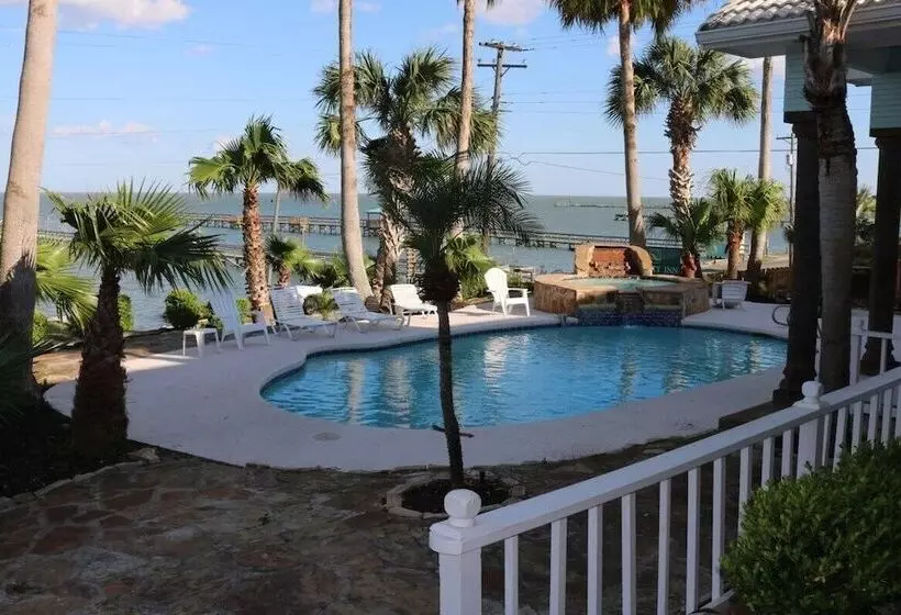 Pelican Bay Resort