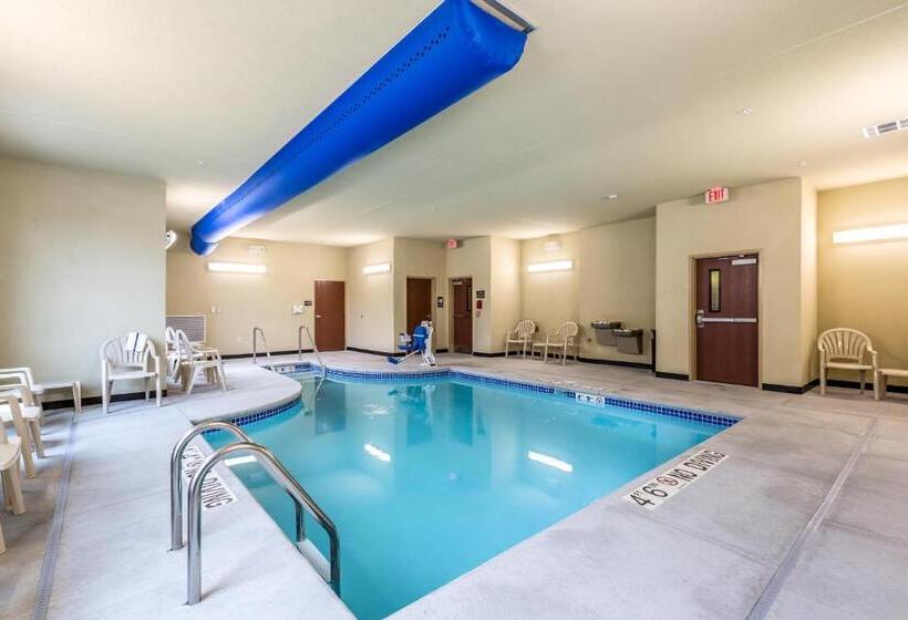 Cobblestone Hotel & Suites   Stevens Point