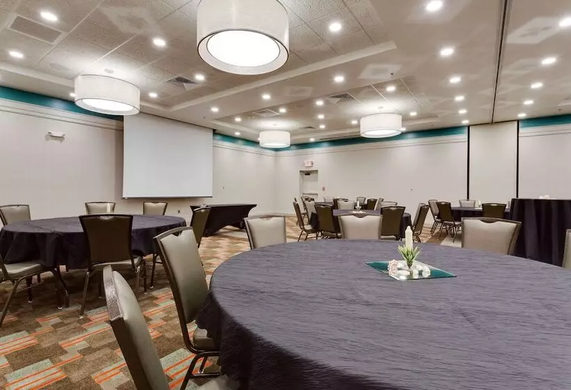 Hotelli Drury Inn & Suites Fort Myers Airport Fgcu