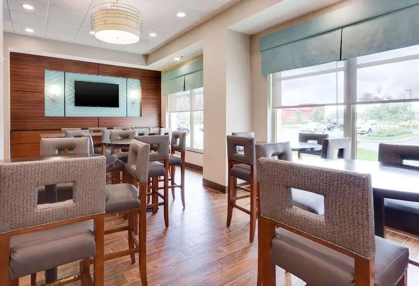 Hotelli Drury Inn & Suites Fort Myers Airport Fgcu