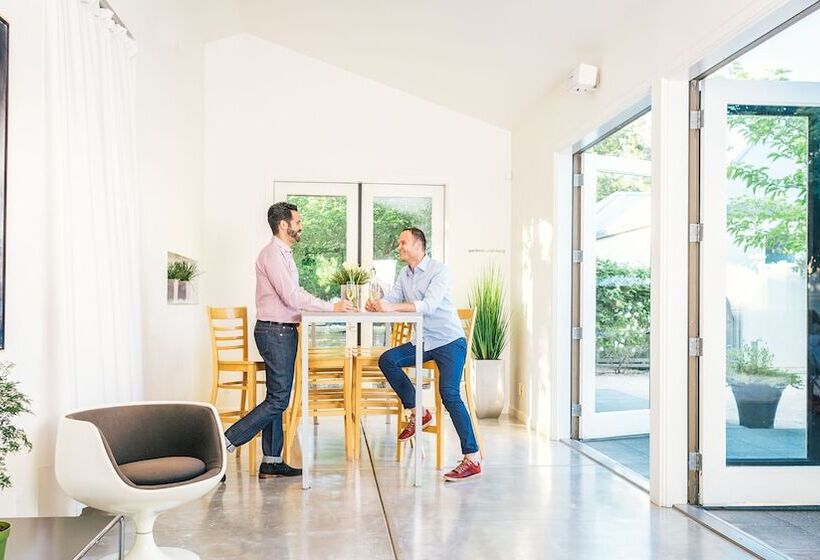 Duchamp Hotel Private Suites