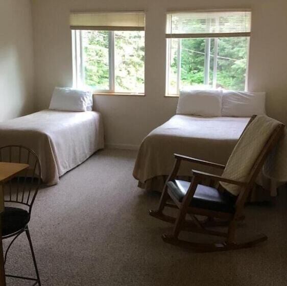 בית מלון כפרי Exit Glacier Lodge