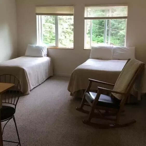 ホテル Exit Glacier Lodge