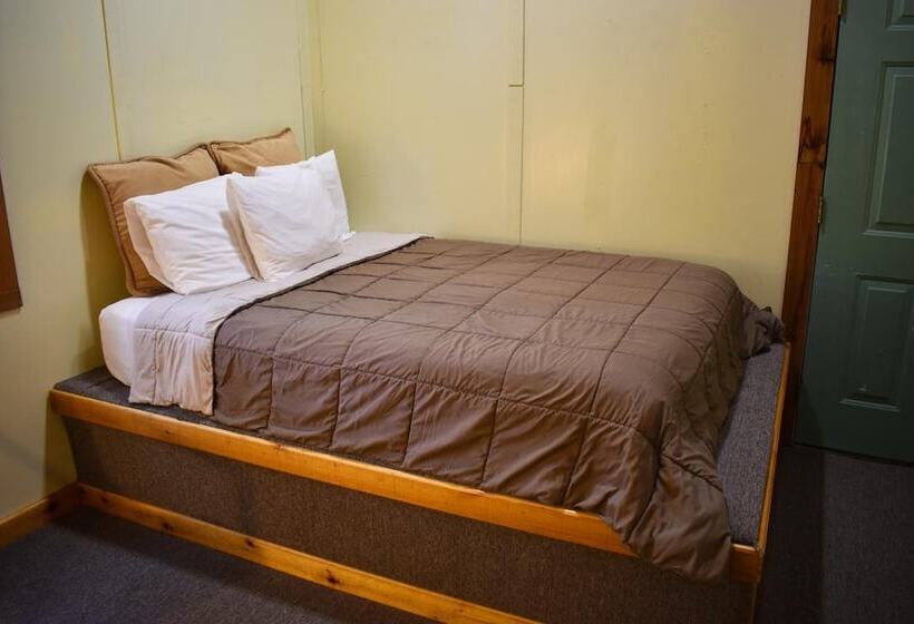 בית מלון כפרי Exit Glacier Lodge