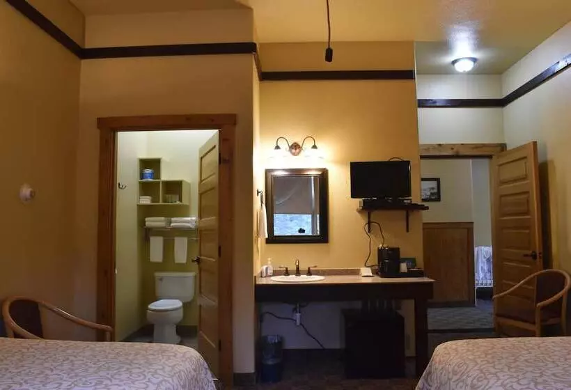 ホテル Exit Glacier Lodge